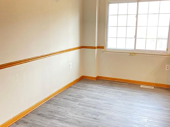 4th image of 8204 Coatsbridge Ct