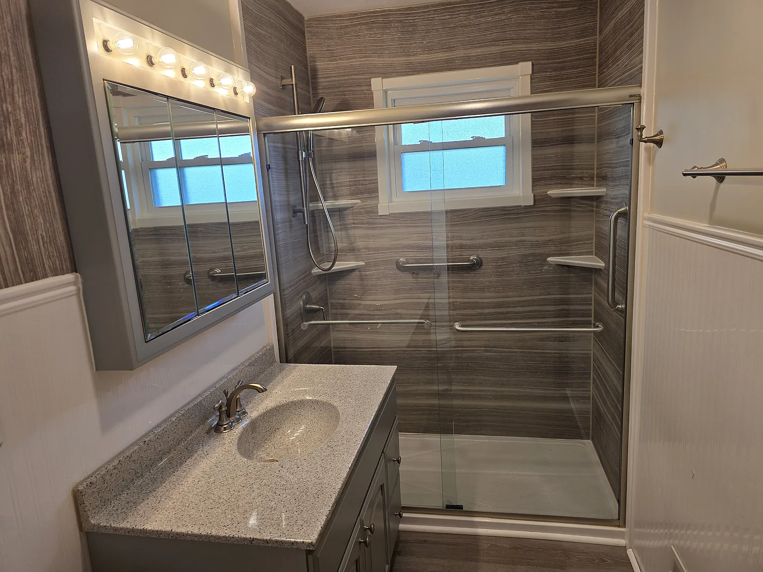 3 bed, 1.5 bath, 1800 sqft, $2,050 — Photo 4