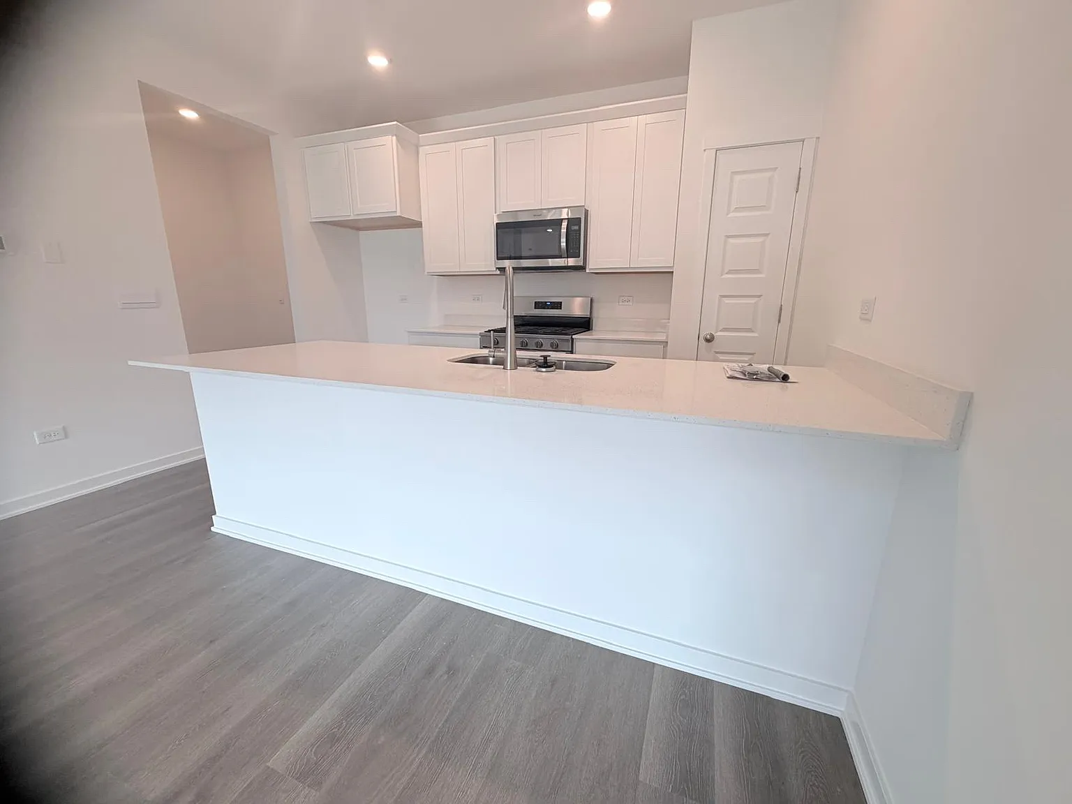3 bed, 1543 sqft, $2,800 — Photo 4