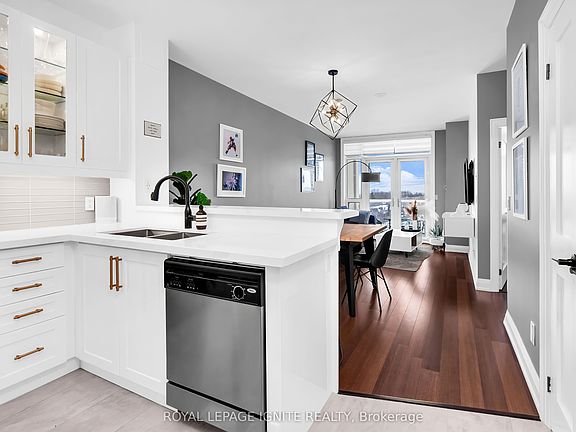 3rd image of 1135 Royal York Rd #704