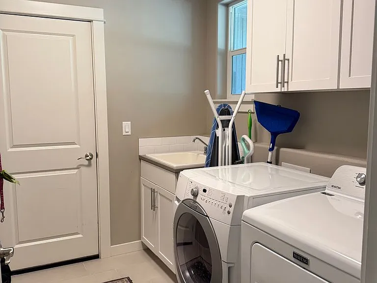 621 N Meadow Ln — Photo 23