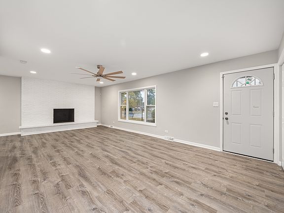 3rd image of 14814 Woodlawn Ave