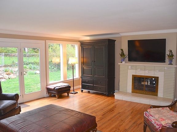 4th image of 3721 S Sunnydale Dr