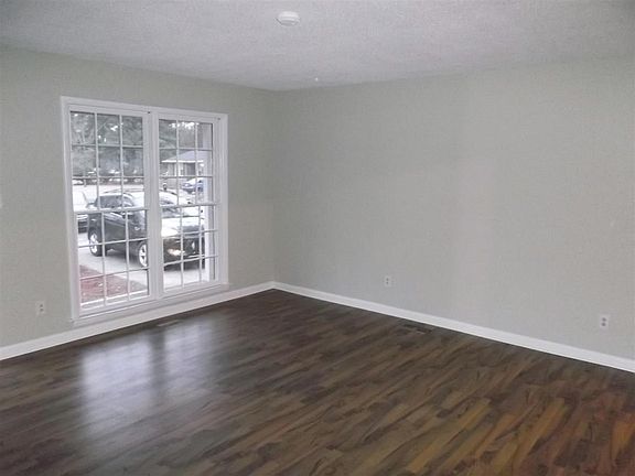 4th image of 511 Lakewood Dr