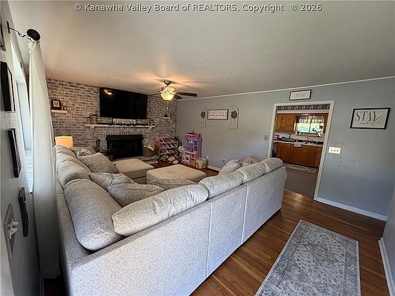 5th image of 4929 Sandhill Rd