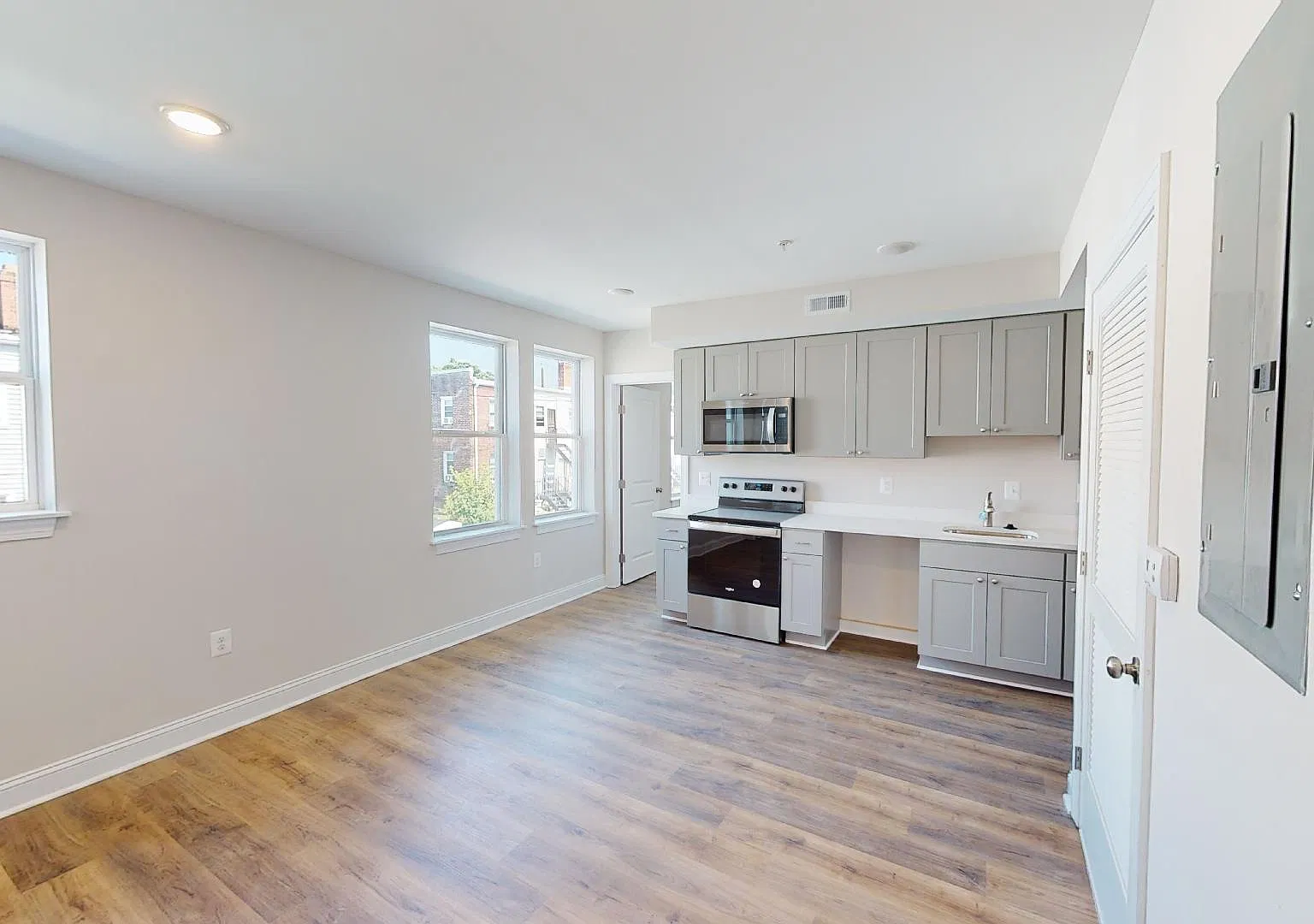 232 Hamilton St NW — Photo 1