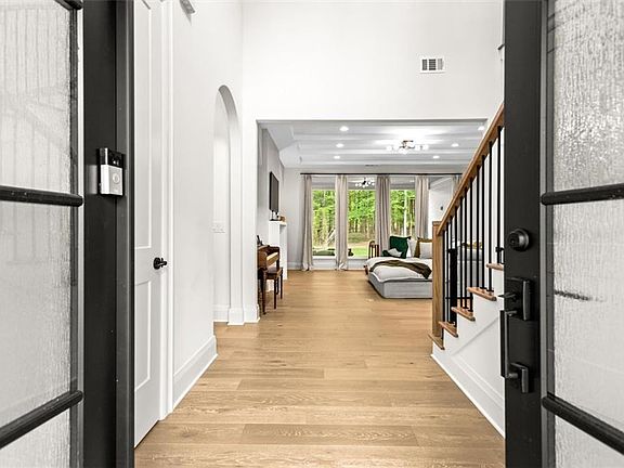 2nd image of 79 Hunters Way