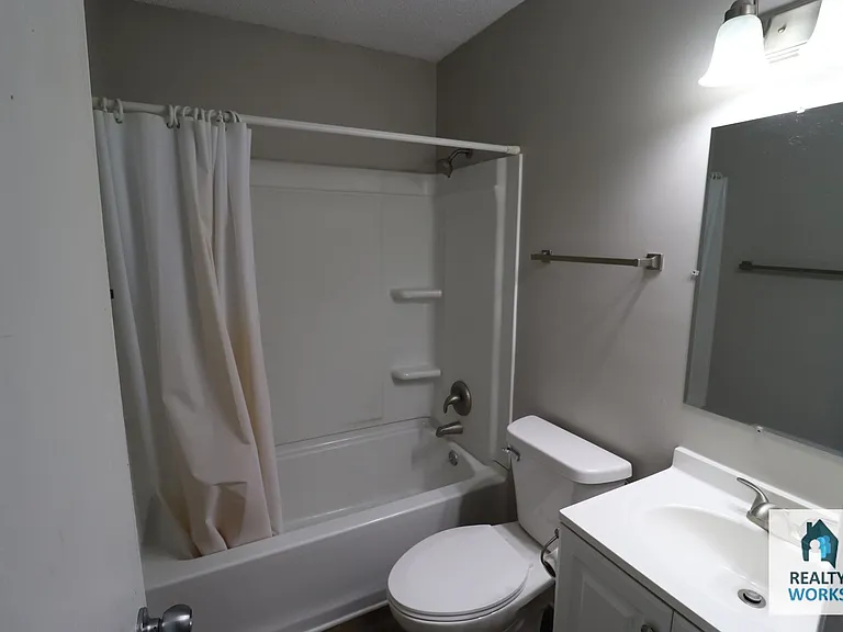 2252 W Street — Photo 4