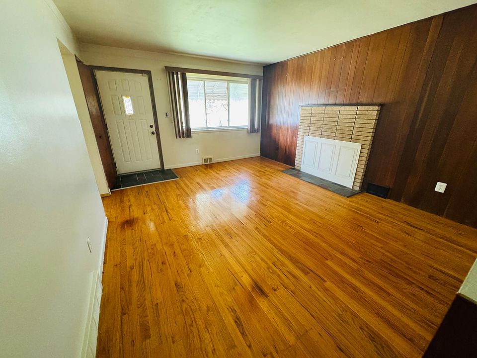 2nd image of 24558 Blackmar Ave