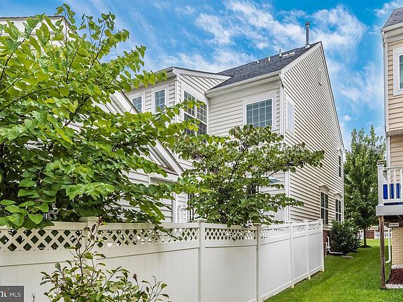 4th image of 23129 Yellowwood Dr