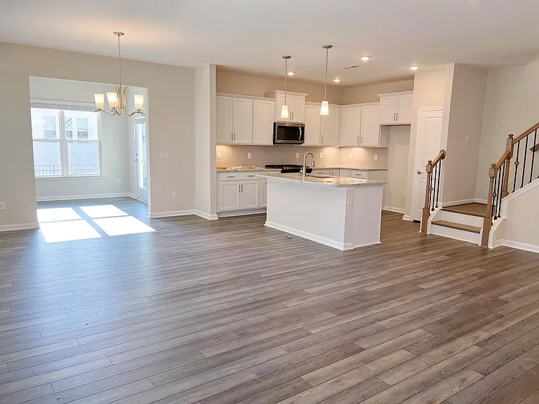 1508 Smoky Mountains St — Photo 5
