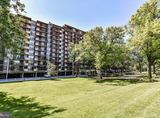 1300 Army Navy Dr APT 817, Arlington, VA 22202