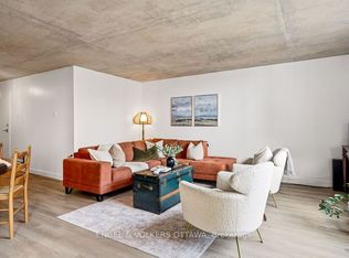475 Laurier Ave W #1602, Ottawa, ON K1R 7X1