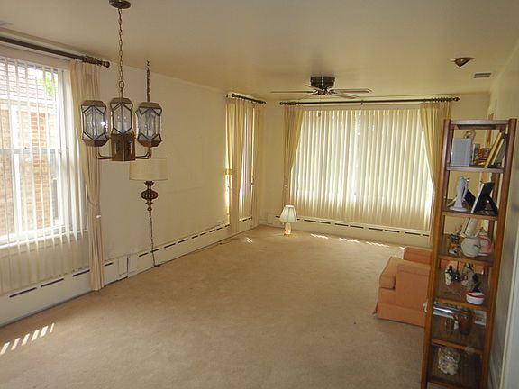 4th image of 6049 S Melvina Ave
