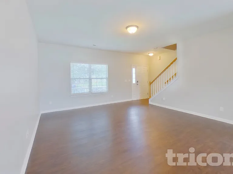 9626 Rothman Ln — Photo 3