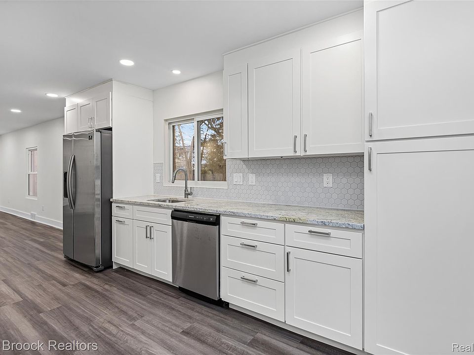 17348 Hilton St, photo 6