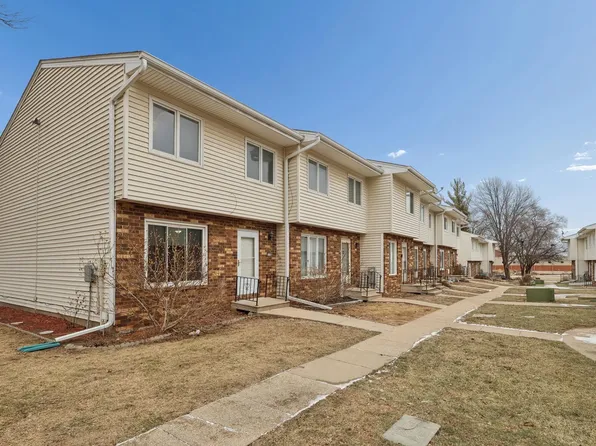 248 Holiday Cir #37, West Des Moines, IA 50265