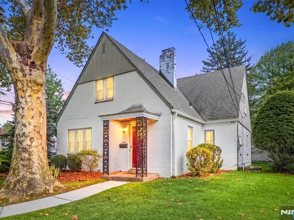 688 Bogert Road, River Edge, NJ 07661