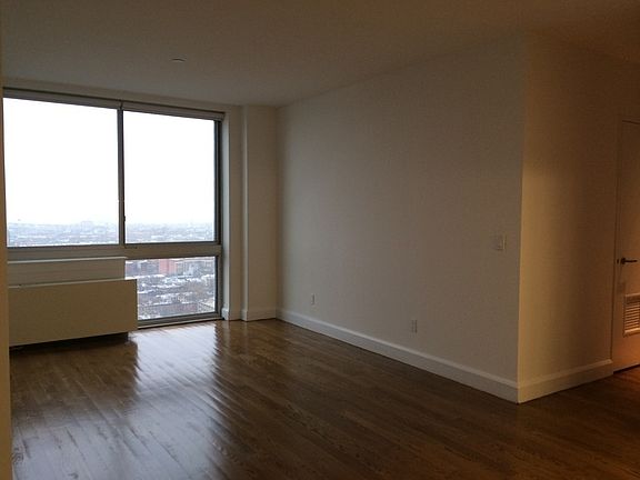 3rd image of 236 Livingston St APT 25F