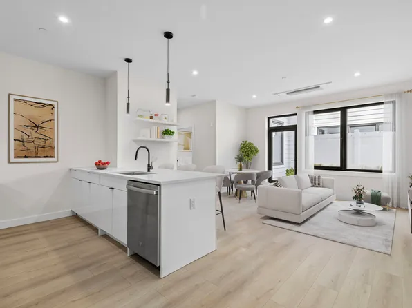 4525 Bergenwood Avenue image 1 of 74