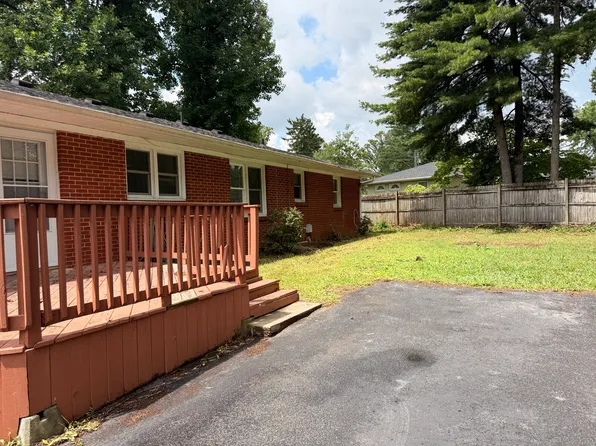 910 Sawyer Dr, Murfreesboro, TN 37129