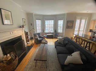 2131 Locust St APT 3E, Philadelphia, PA 19103