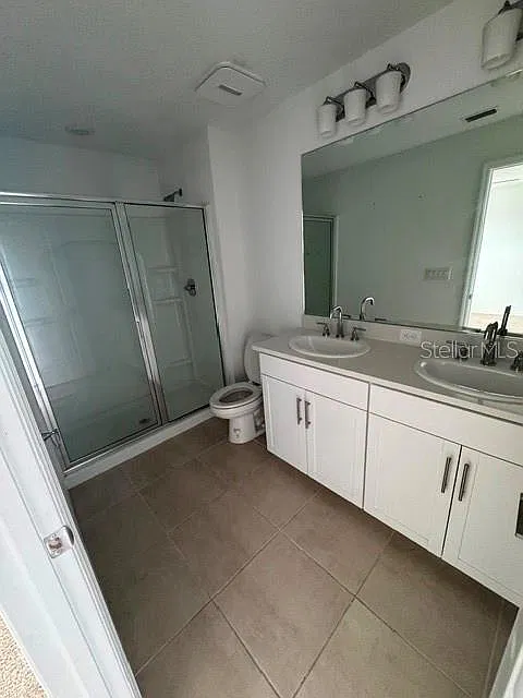 3 bed, 2.5 bath, 1373 sqft, $2,400 — Photo 4