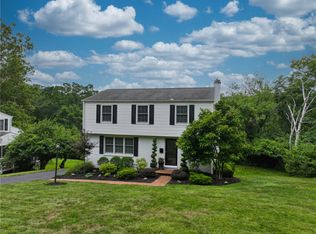 1808 Sillview Dr, Pittsburgh, PA 15243