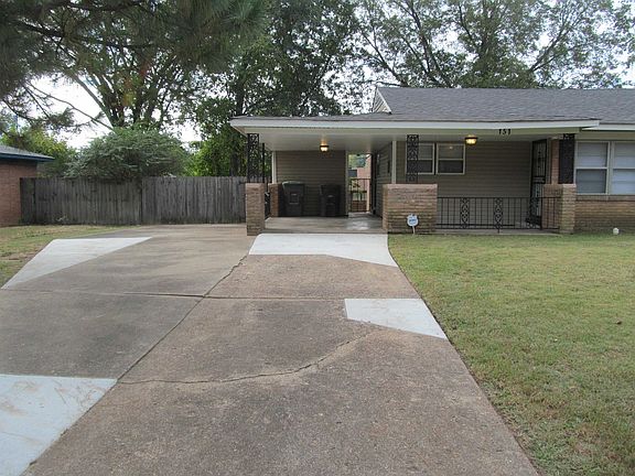 3rd image of 151 Jeanne Dr