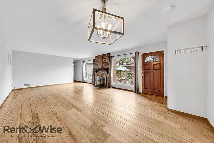 2080 Helena Way — Photo 6