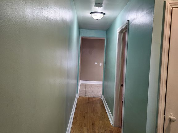 5th image of 8851 Lamon Ave #1