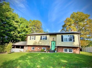 3528 High West Dr, Lenoir, NC 28645