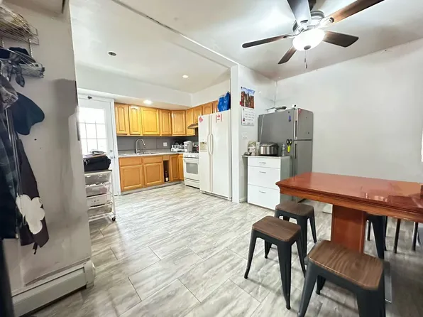 1584 West 7th Street image 3 of 8