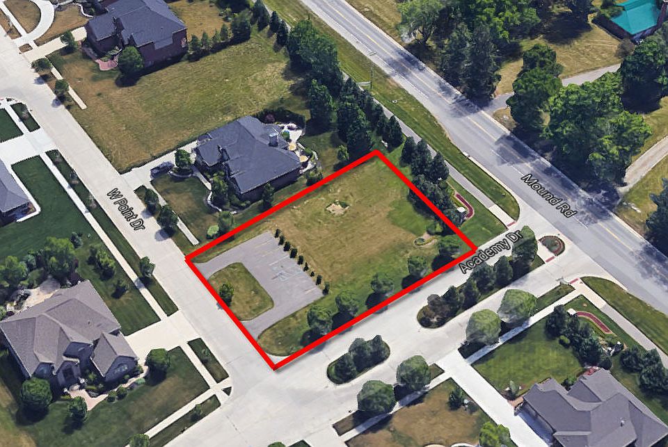 2nd image of 61787 W Point Dr