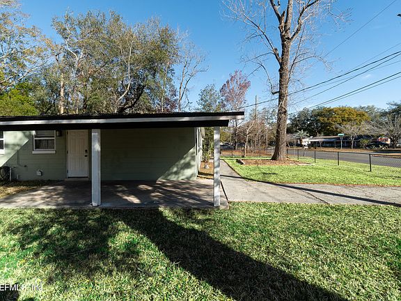 4th image of 2556 RED ROBIN Drive