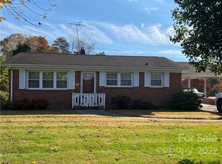 376 N Franklin Rd, Mount Airy, NC 27030