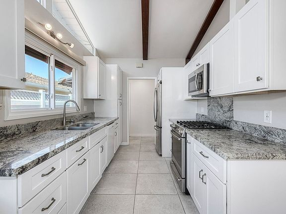 3rd image of 5681 Charter Ave