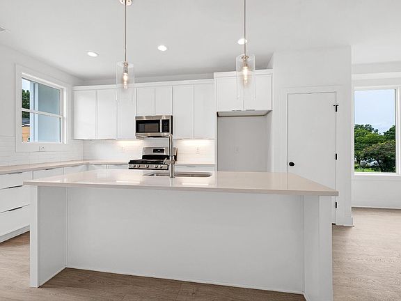 4th image of 1317 Garner Rd #102