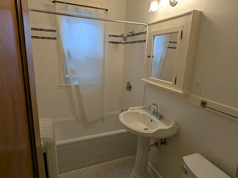 1917 Stevens Ave #4 — Photo 8