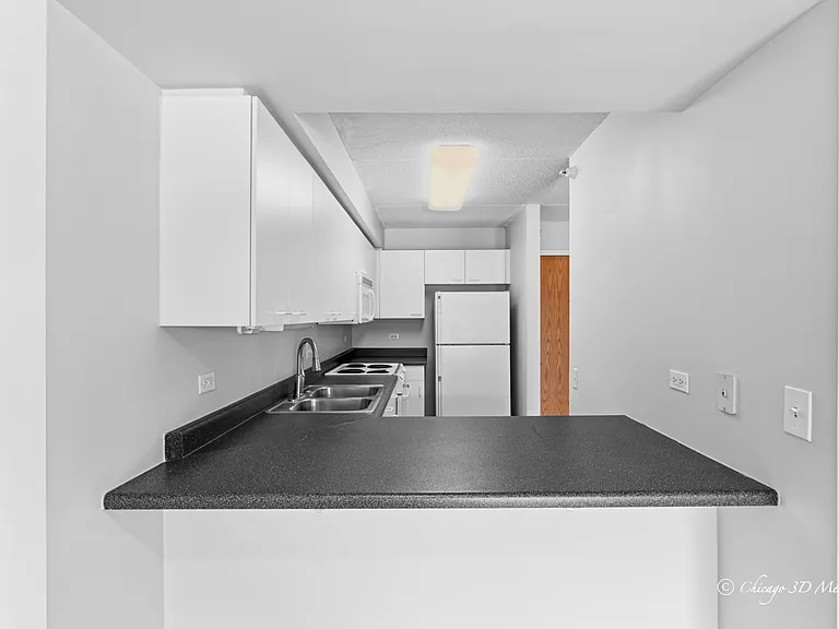 811 Chicago Ave #705 — Photo 9