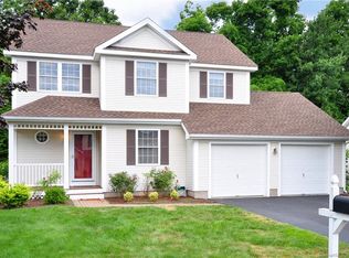 7 Baldwin Dr, Farmington, CT 06032