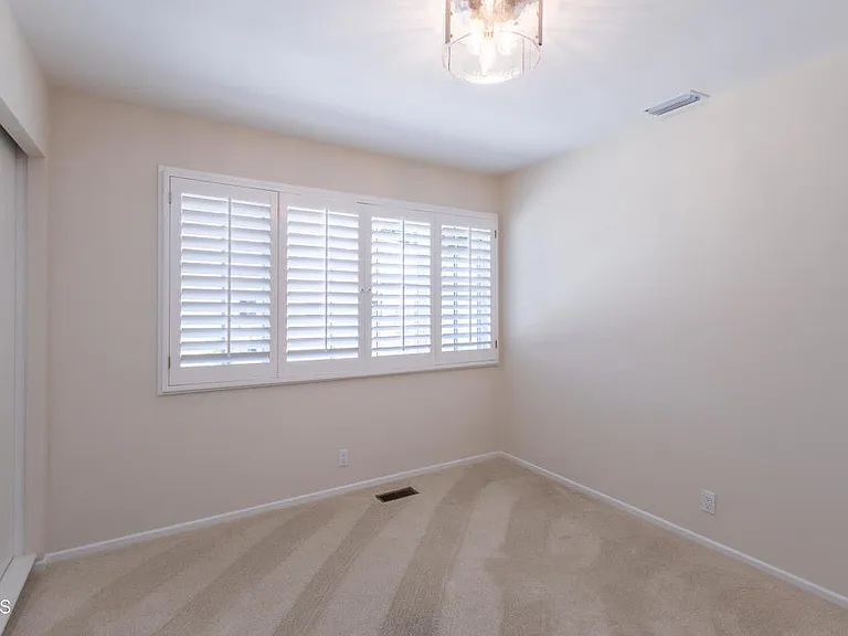 555 Paulette Pl — Photo 27
