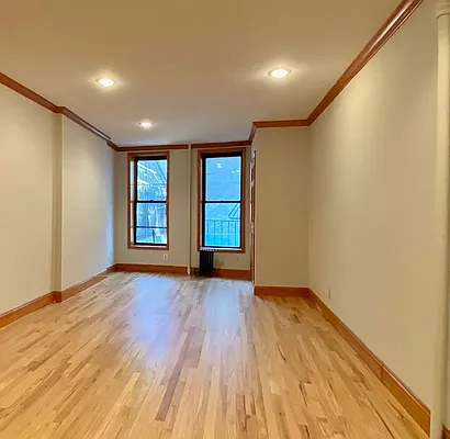 Rented by Metropolitan Equities | media 12