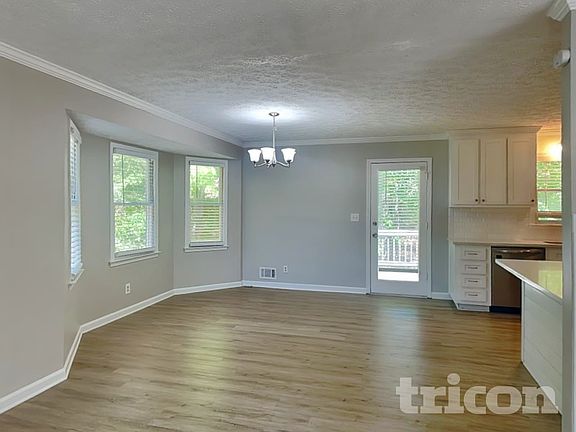 3rd image of 2590 Mountain Brook Rd