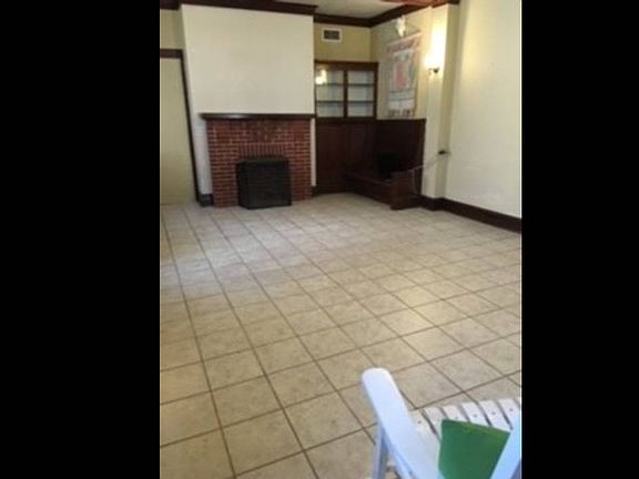 3rd image of 305 E Main St