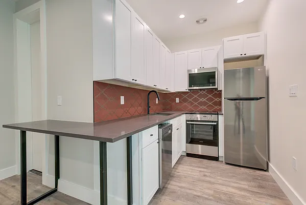 Rented by Spire Group | media 27