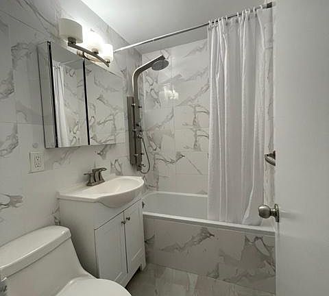 2nd image of 601 Surf Ave APT 4