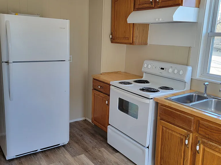 569 S Main St #2 — Photo 18