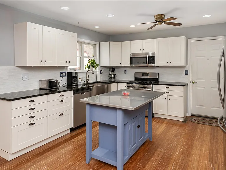 8953 Treesdale Dr — Photo 18