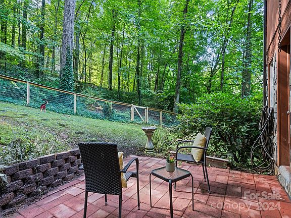 5th image of 44 Hodges Dr